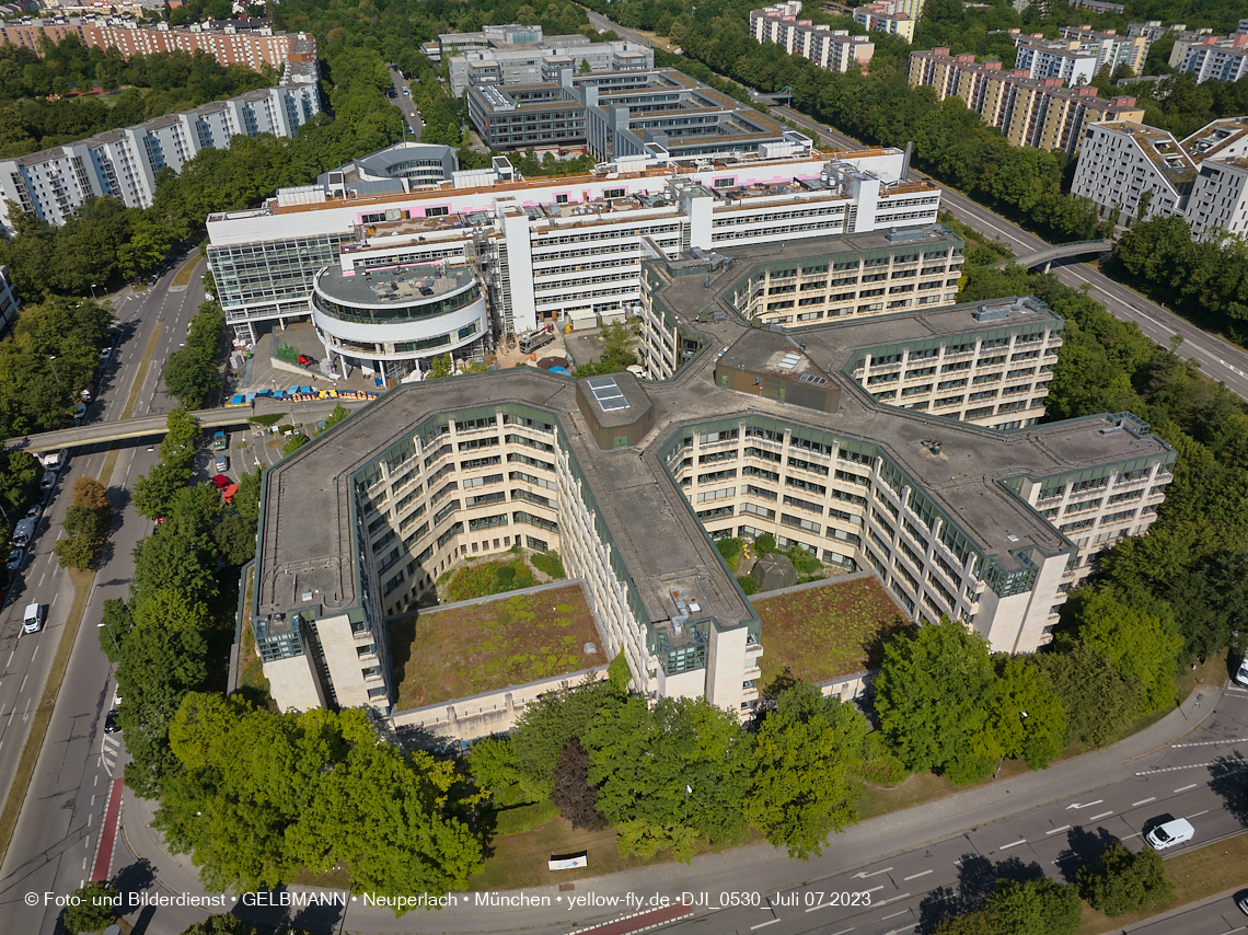07.07.2023 - Wohnring Neuperlach mit ehemaliger Allianz und Vereinte und Umgebung