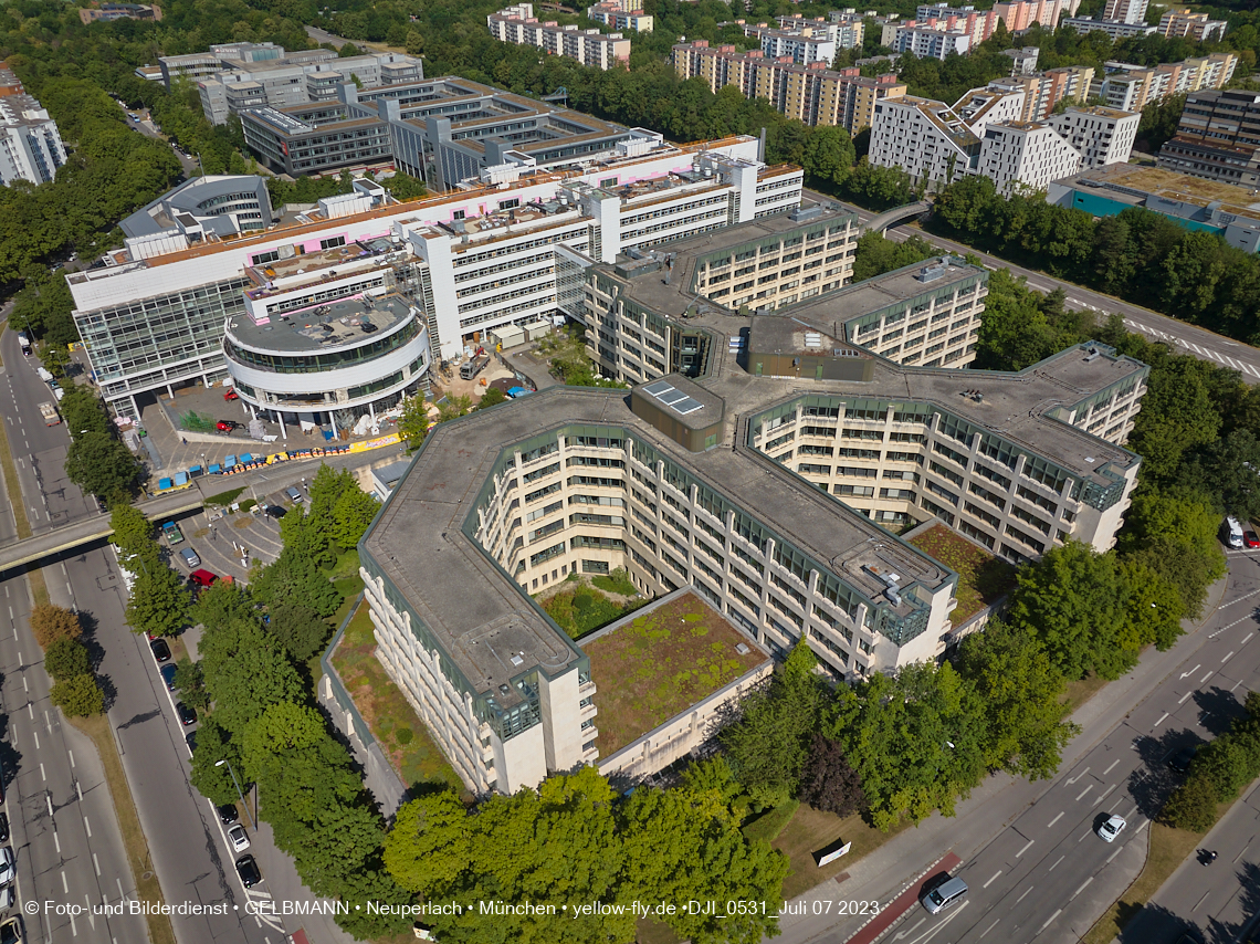 07.07.2023 - Wohnring Neuperlach mit ehemaliger Allianz und Vereinte und Umgebung