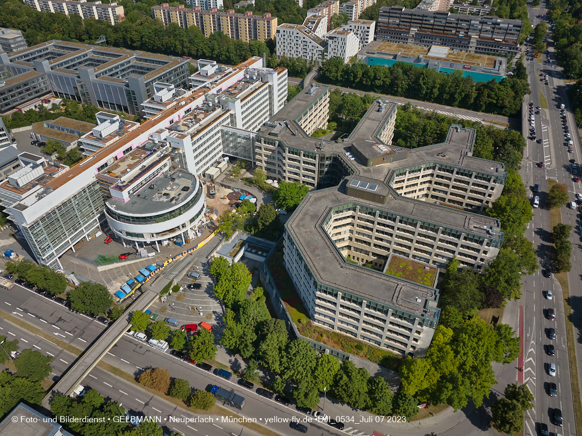 07.07.2023 - Wohnring Neuperlach mit ehemaliger Allianz und Vereinte und Umgebung
