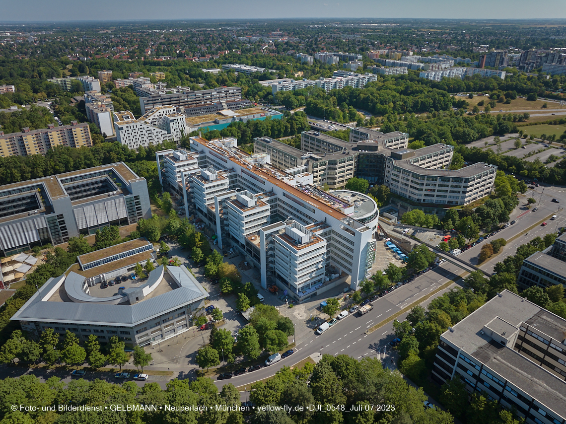 07.07.2023 - Wohnring Neuperlach mit ehemaliger Allianz und Vereinte und Umgebung