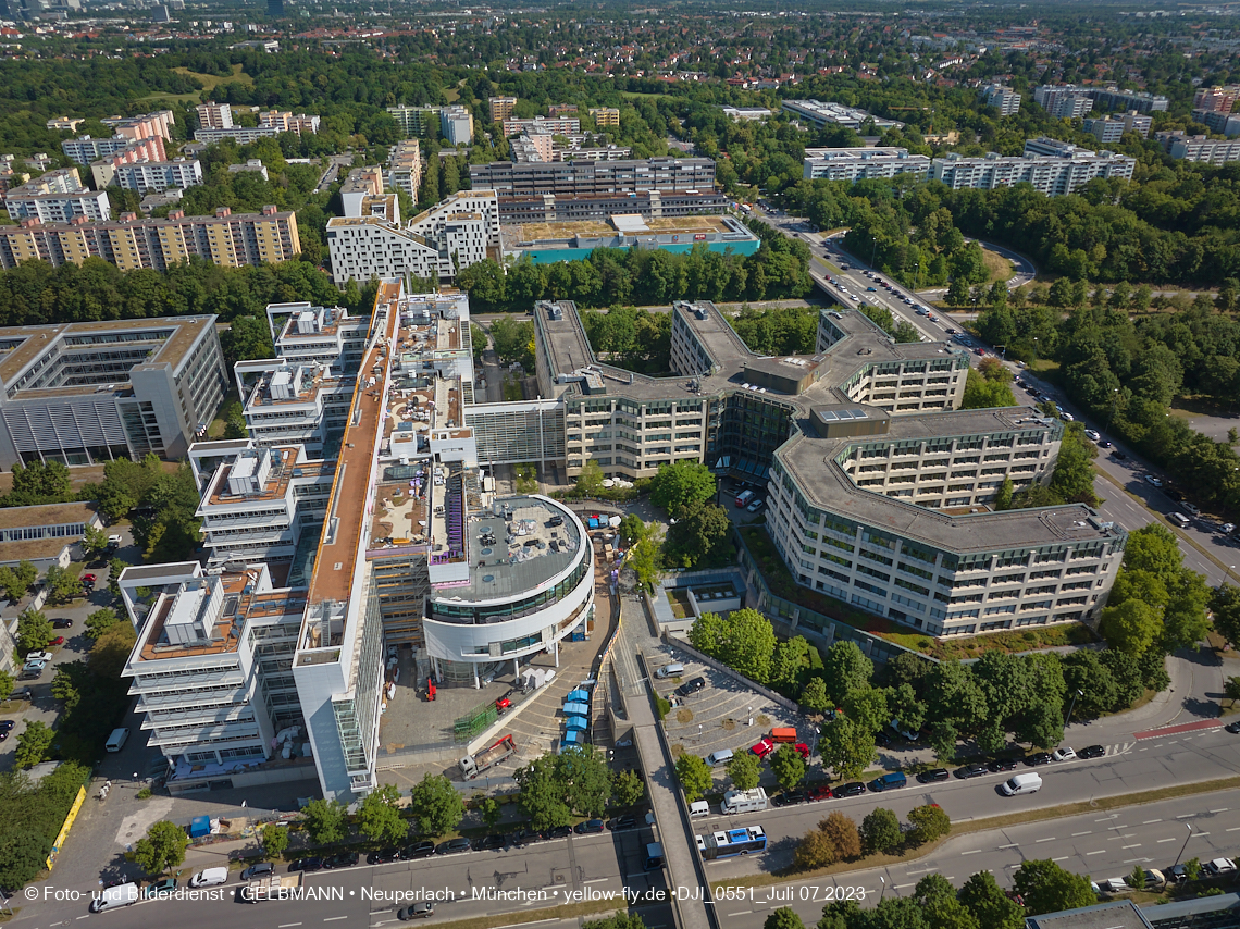 07.07.2023 - Wohnring Neuperlach mit ehemaliger Allianz und Vereinte und Umgebung