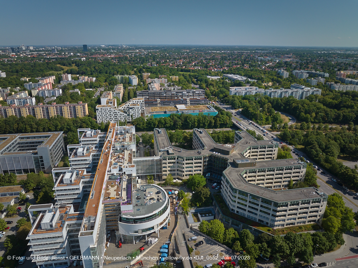 07.07.2023 - Wohnring Neuperlach mit ehemaliger Allianz und Vereinte und Umgebung