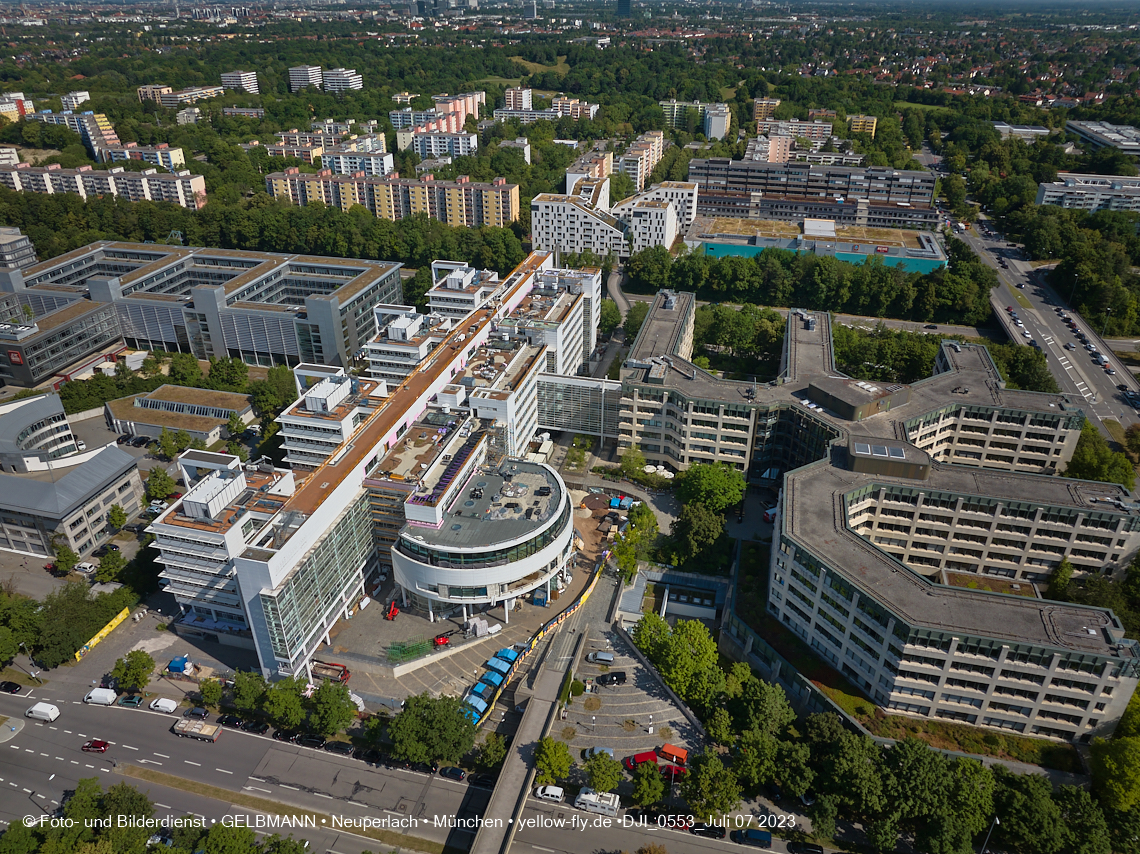 07.07.2023 - Wohnring Neuperlach mit ehemaliger Allianz und Vereinte und Umgebung