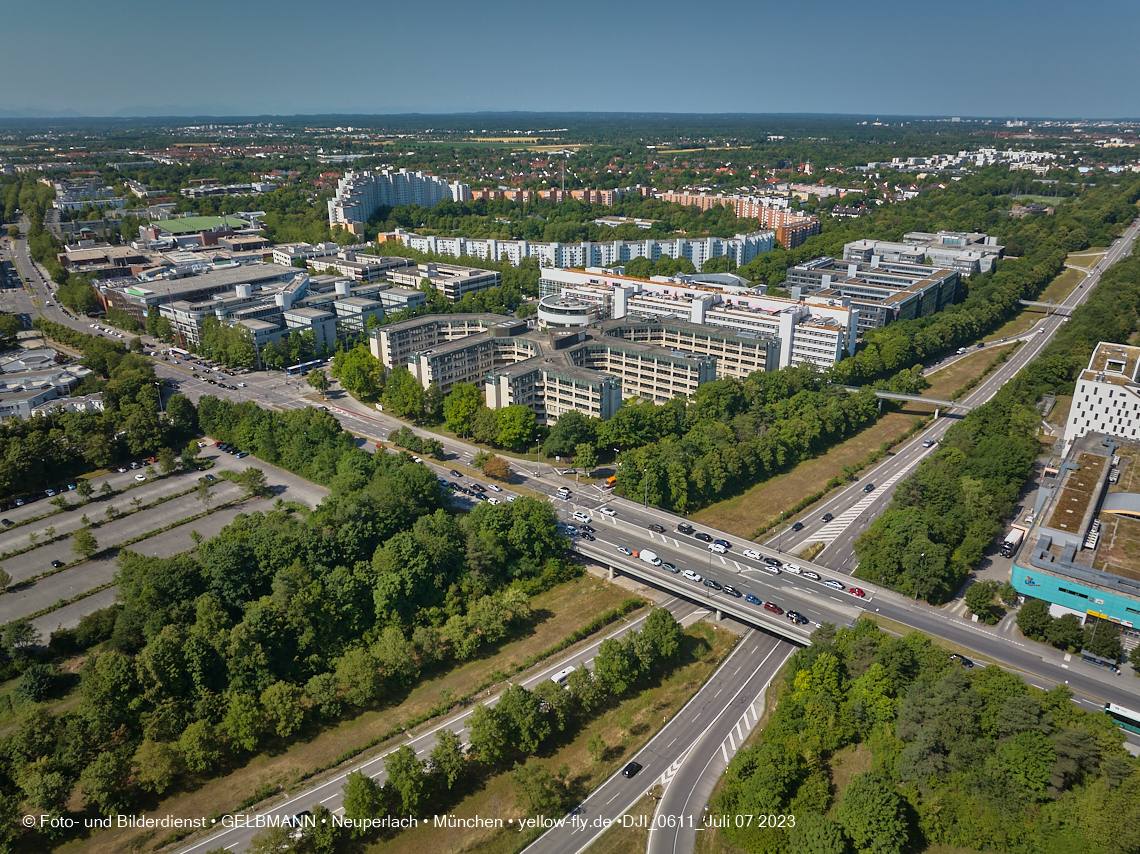 07.07.2023 - Wohnring Neuperlach mit ehemaliger Allianz und Vereinte und Umgebung