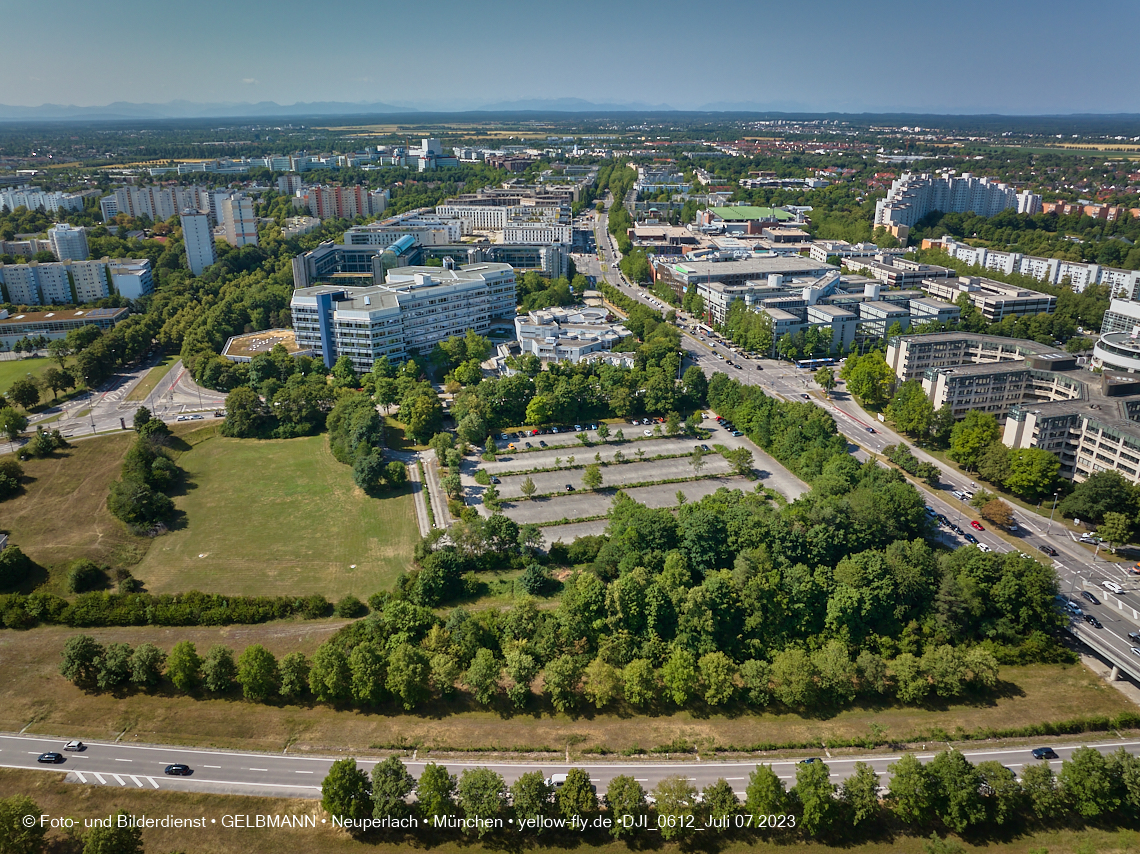 07.07.2023 - Wohnring Neuperlach mit ehemaliger Allianz und Vereinte und Umgebung