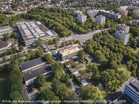 10.08.2023 - Marx-Zentrum, Studentenwohnheim, Wohnanlage Karl-Marx-Ring 52-62, KMR 53-57c Umgebung