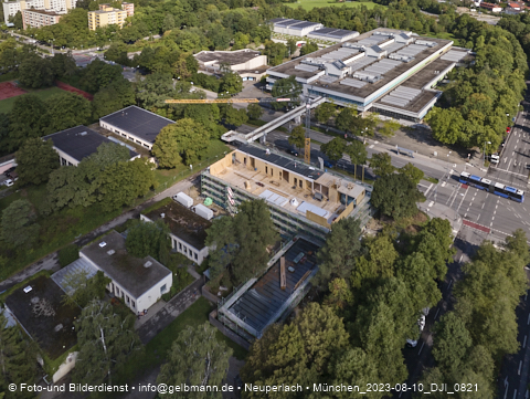 10.08.2023 - Marx-Zentrum, Studentenwohnheim, Wohnanlage Karl-Marx-Ring 52-62, KMR 53-57c Umgebung