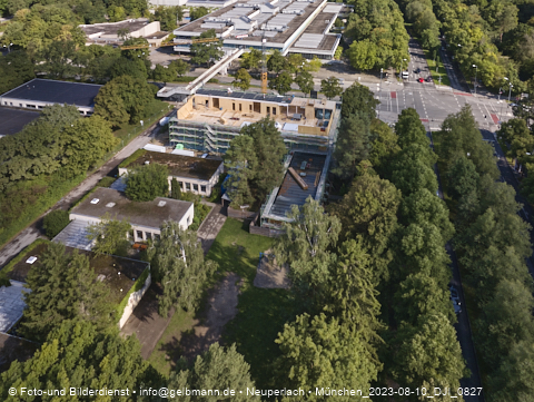 10.08.2023 - Marx-Zentrum, Studentenwohnheim, Wohnanlage Karl-Marx-Ring 52-62, KMR 53-57c Umgebung