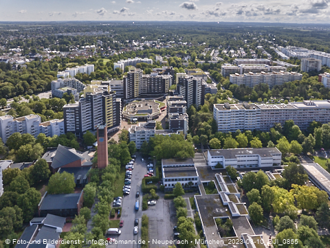10.08.2023 - Marx-Zentrum, Studentenwohnheim, Wohnanlage Karl-Marx-Ring 52-62, KMR 53-57c Umgebung