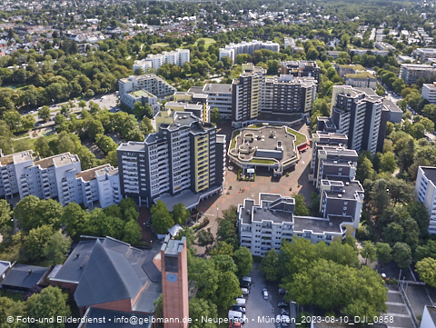 10.08.2023 - Marx-Zentrum, Studentenwohnheim, Wohnanlage Karl-Marx-Ring 52-62, KMR 53-57c Umgebung