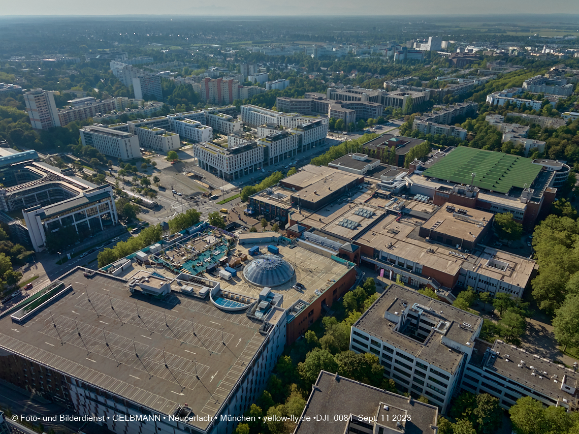 11.09.2023 - Der Wohnring und das ehemalige Allianzgebäude in Neuperlach