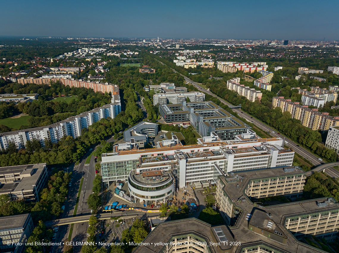 11.09.2023 - Der Wohnring und das ehemalige Allianzgebäude in Neuperlach