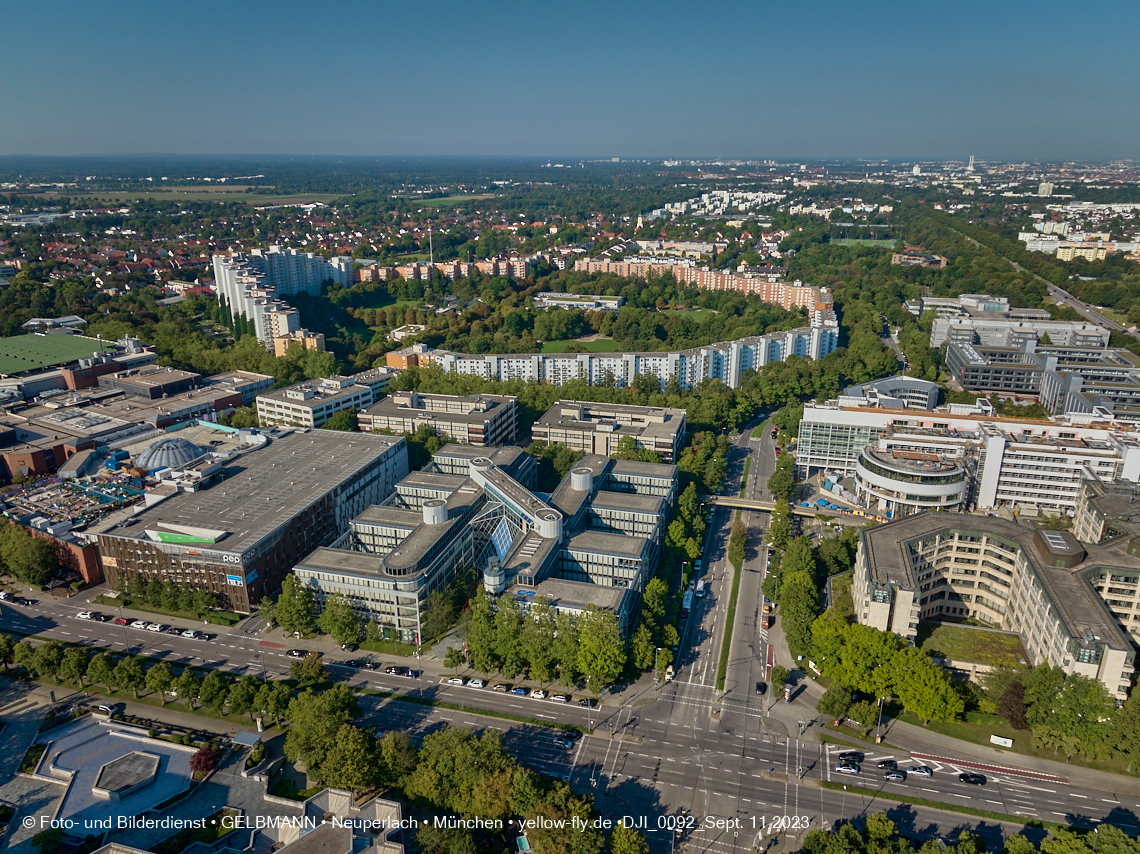 11.09.2023 - Der Wohnring und das ehemalige Allianzgebäude in Neuperlach