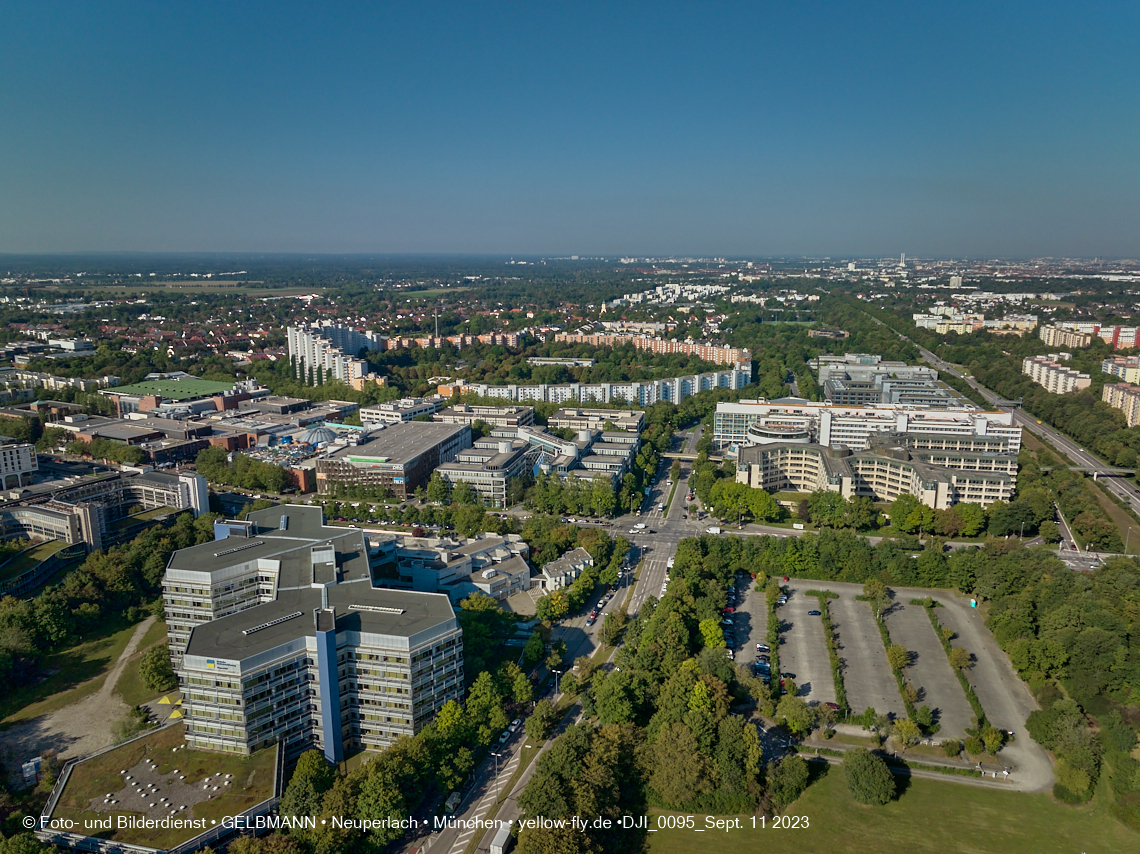 11.09.2023 - Der Wohnring und das ehemalige Allianzgebäude in Neuperlach