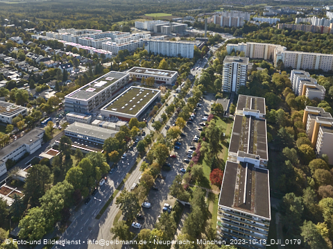 13.10.2023 - Karl-Marx-Ring 52-62 und Marx-Zentrum mit Umgebung in Neuperlach