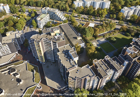 13.10.2023 - Karl-Marx-Ring 52-62 und Marx-Zentrum mit Umgebung in Neuperlach