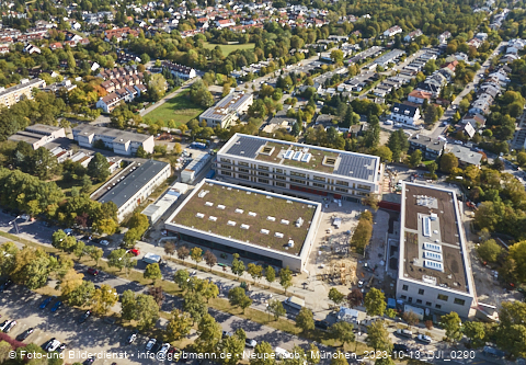 13.10.2023 - Karl-Marx-Ring 52-62 und Marx-Zentrum mit Umgebung in Neuperlach