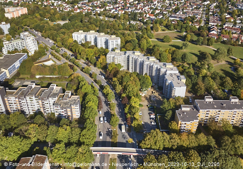 13.10.2023 - Karl-Marx-Ring 52-62 und Marx-Zentrum mit Umgebung in Neuperlach