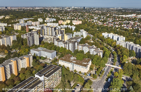 13.10.2023 - Karl-Marx-Ring 52-62 und Marx-Zentrum mit Umgebung in Neuperlach