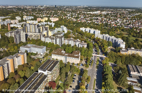 13.10.2023 - Karl-Marx-Ring 52-62 und Marx-Zentrum mit Umgebung in Neuperlach