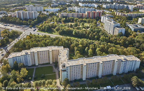 13.10.2023 - Karl-Marx-Ring 52-62 und Marx-Zentrum mit Umgebung in Neuperlach