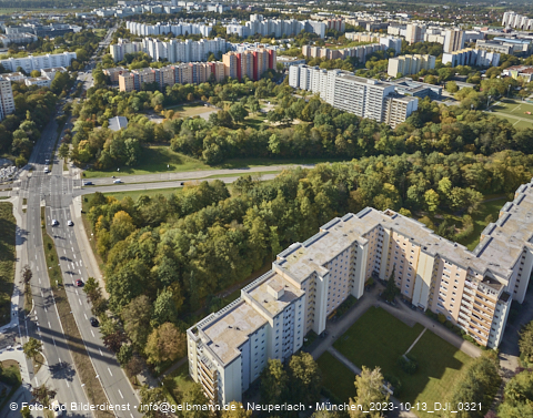 13.10.2023 - Karl-Marx-Ring 52-62 und Marx-Zentrum mit Umgebung in Neuperlach