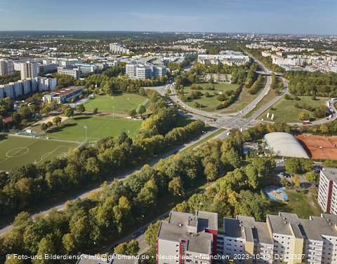 13.10.2023 - Karl-Marx-Ring 52-62 und Marx-Zentrum mit Umgebung in Neuperlach