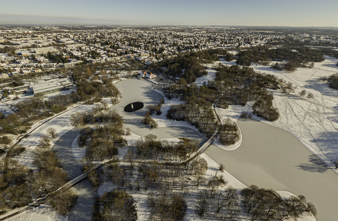 06.12.2021 - der Ostpark mit Schnee im Winter 2023 in Neuperlach