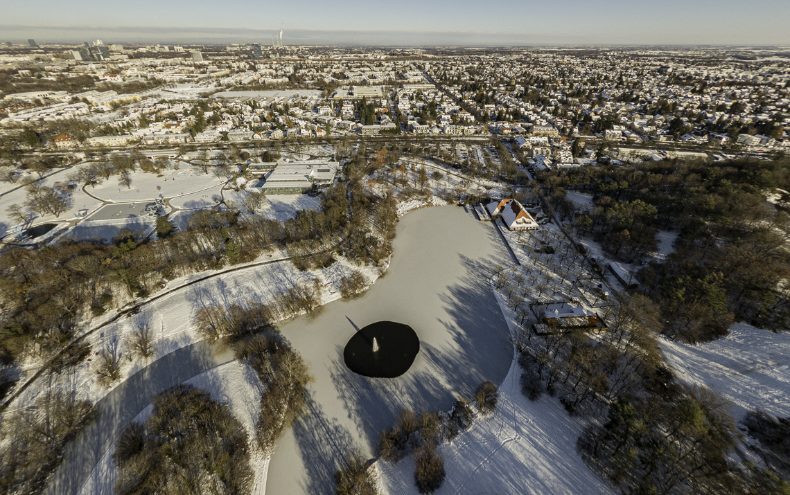 06.12.2021 - der Ostpark mit Schnee im Winter 2023 in Neuperlach
