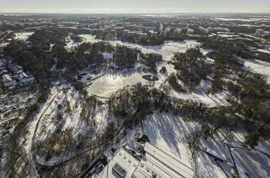 06.12.2021 - der Ostpark mit Schnee im Winter 2023 in Neuperlach