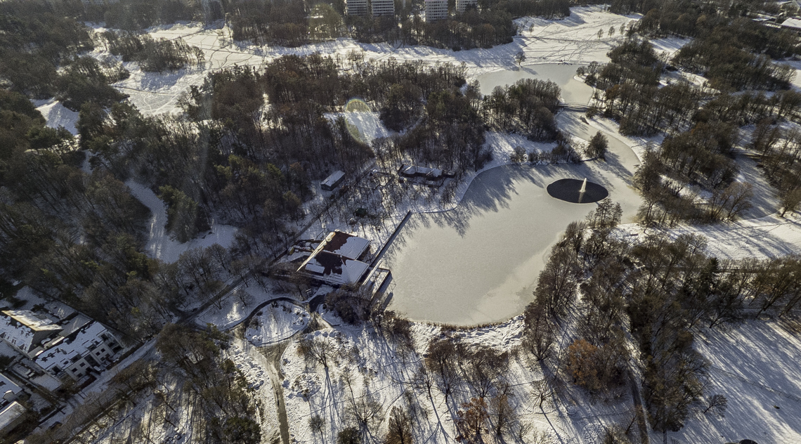 06.12.2021 - der Ostpark mit Schnee im Winter 2023 in Neuperlach