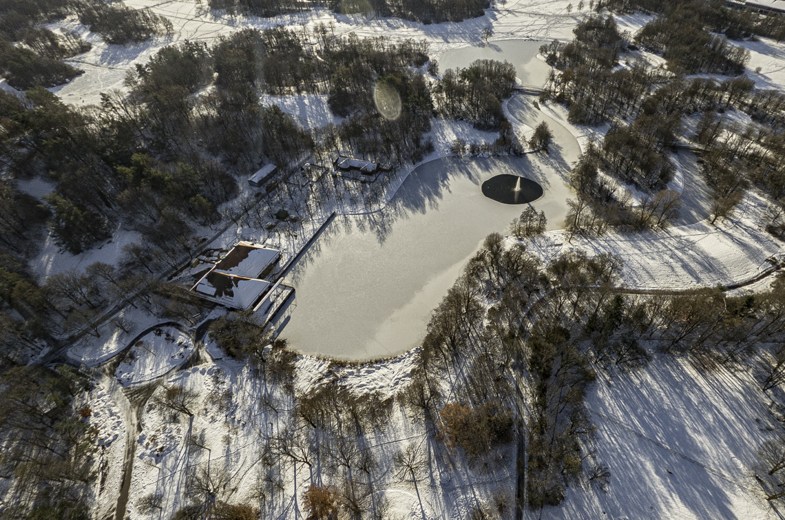 06.12.2021 - der Ostpark mit Schnee im Winter 2023 in Neuperlach