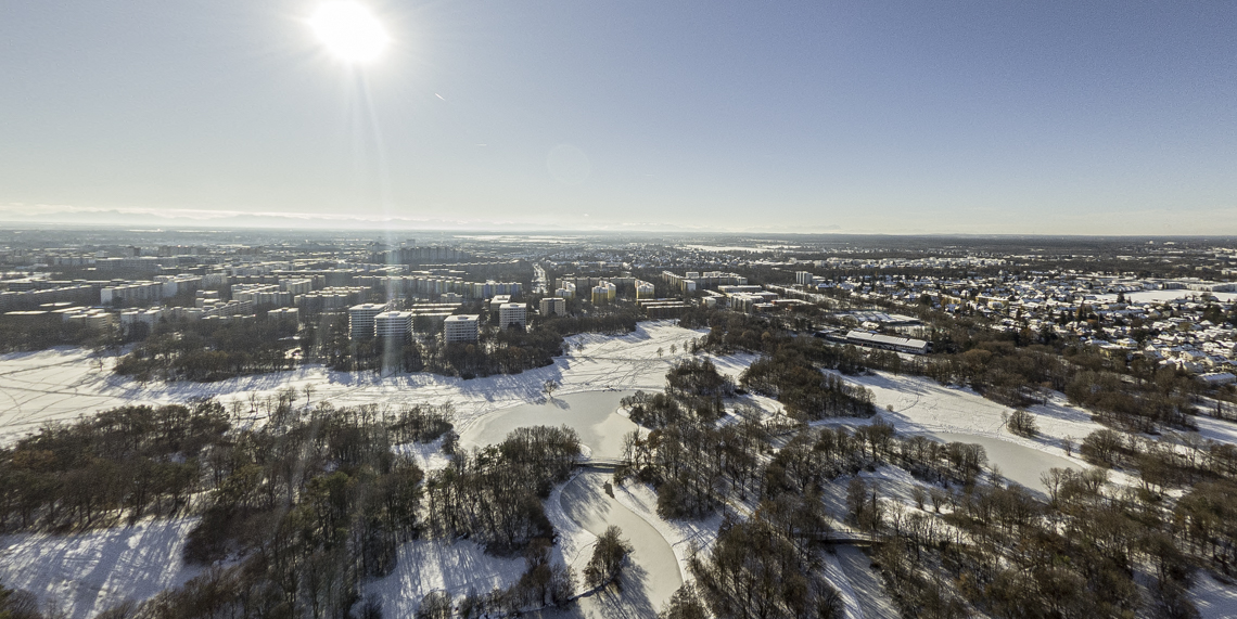 06.12.2021 - der Ostpark mit Schnee im Winter 2023 in Neuperlach