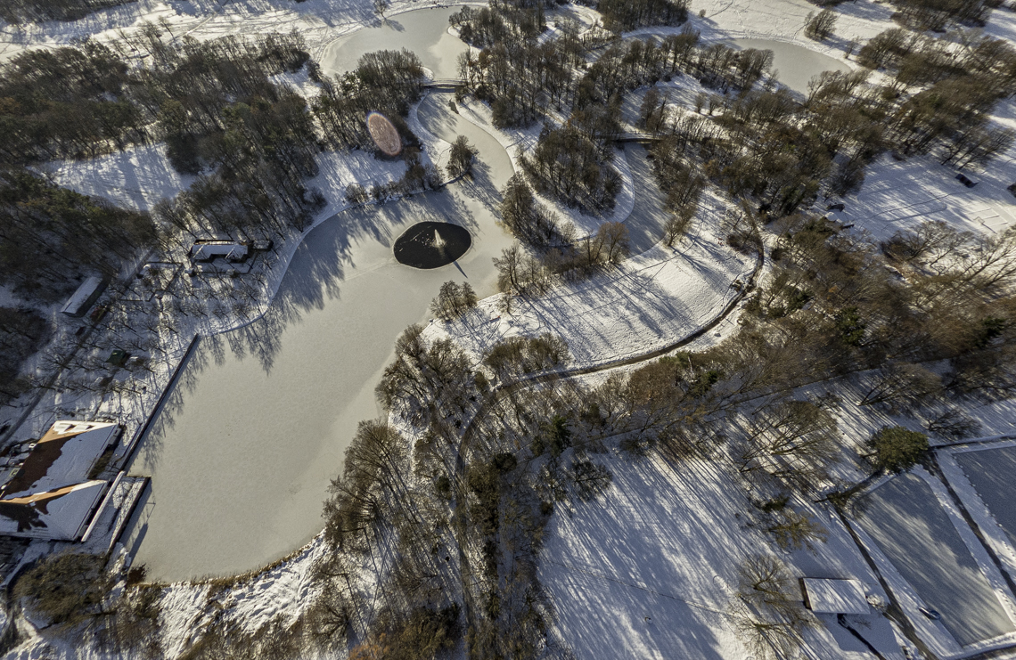 06.12.2021 - der Ostpark mit Schnee im Winter 2023 in Neuperlach