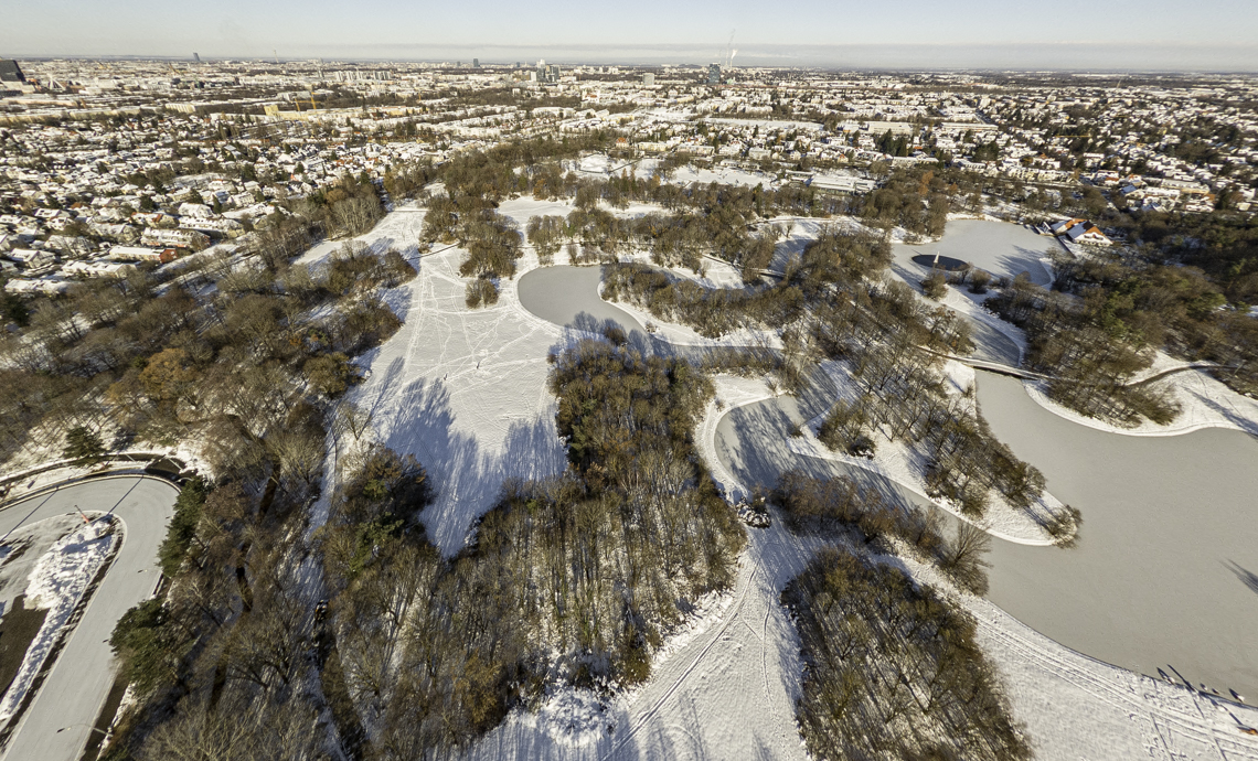 06.12.2021 - der Ostpark mit Schnee im Winter 2023 in Neuperlach