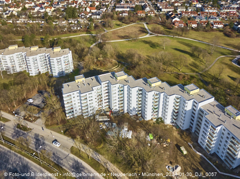 30.01.2024 - Marx-Zentrum, Studentenwohnheim und Wohnanlage Karl-Marx-Ring 52-62 und KMR 53-57c