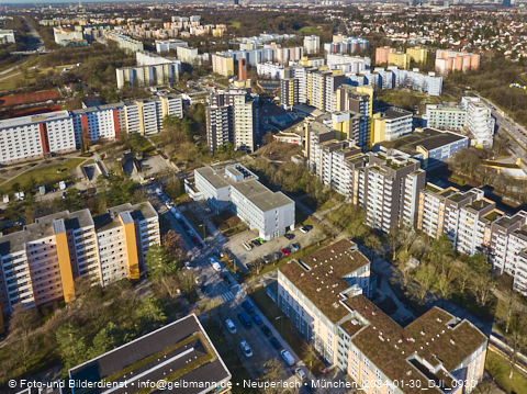 30.01.2024 - Marx-Zentrum, Studentenwohnheim und Wohnanlage Karl-Marx-Ring 52-62 und KMR 53-57c