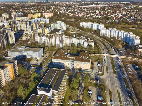 30.01.2024 - Marx-Zentrum, Studentenwohnheim und Wohnanlage Karl-Marx-Ring 52-62 und KMR 53-57c