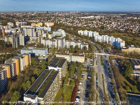 30.01.2024 - Marx-Zentrum, Studentenwohnheim und Wohnanlage Karl-Marx-Ring 52-62 und KMR 53-57c