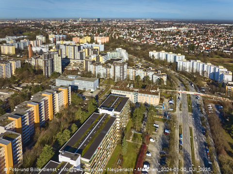 30.01.2024 - Marx-Zentrum, Studentenwohnheim und Wohnanlage Karl-Marx-Ring 52-62 und KMR 53-57c