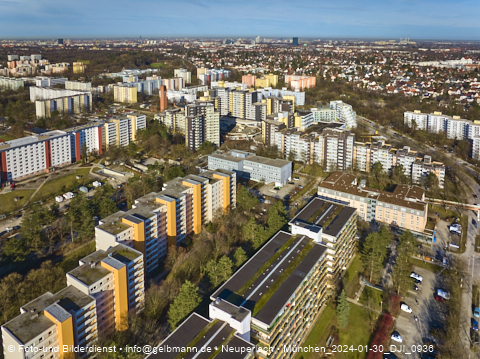 30.01.2024 - Marx-Zentrum, Studentenwohnheim und Wohnanlage Karl-Marx-Ring 52-62 und KMR 53-57c