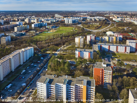 30.01.2024 - Marx-Zentrum, Studentenwohnheim und Wohnanlage Karl-Marx-Ring 52-62 und KMR 53-57c