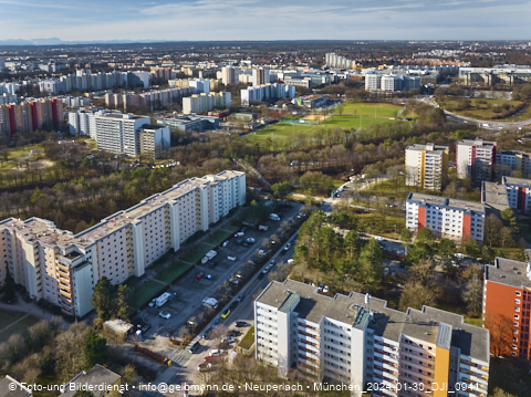 30.01.2024 - Marx-Zentrum, Studentenwohnheim und Wohnanlage Karl-Marx-Ring 52-62 und KMR 53-57c