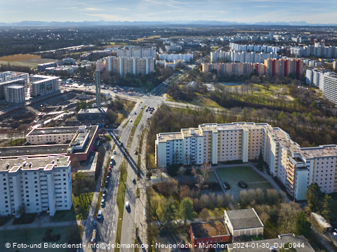 30.01.2024 - Marx-Zentrum, Studentenwohnheim und Wohnanlage Karl-Marx-Ring 52-62 und KMR 53-57c