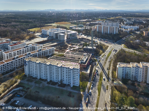 30.01.2024 - Marx-Zentrum, Studentenwohnheim und Wohnanlage Karl-Marx-Ring 52-62 und KMR 53-57c