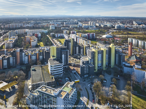 30.01.2024 - Marx-Zentrum, Studentenwohnheim und Wohnanlage Karl-Marx-Ring 52-62 und KMR 53-57c