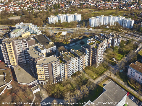 30.01.2024 - Marx-Zentrum, Studentenwohnheim und Wohnanlage Karl-Marx-Ring 52-62 und KMR 53-57c