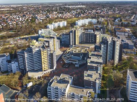 30.01.2024 - Marx-Zentrum, Studentenwohnheim und Wohnanlage Karl-Marx-Ring 52-62 und KMR 53-57c