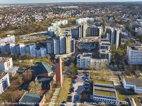 30.01.2024 - Marx-Zentrum, Studentenwohnheim und Wohnanlage Karl-Marx-Ring 52-62 und KMR 53-57c
