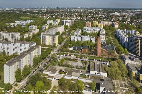 14.04.2024 - Marx-Zentrum, Studentenwohnheim und Wohnanlage Karl-Marx-Ring 52-62 und KMR 53-57c